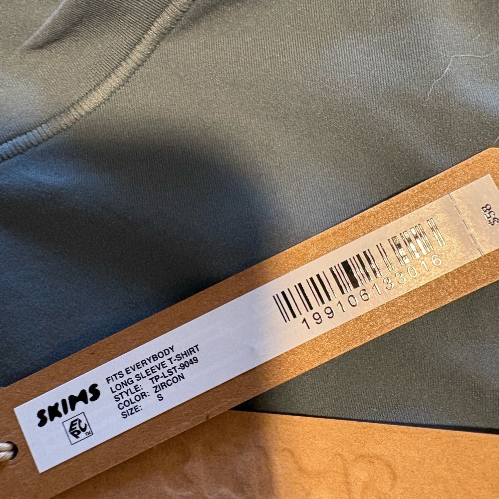 NWT Skims Fits Everybody Long Sleeve - Picture 3 of 9